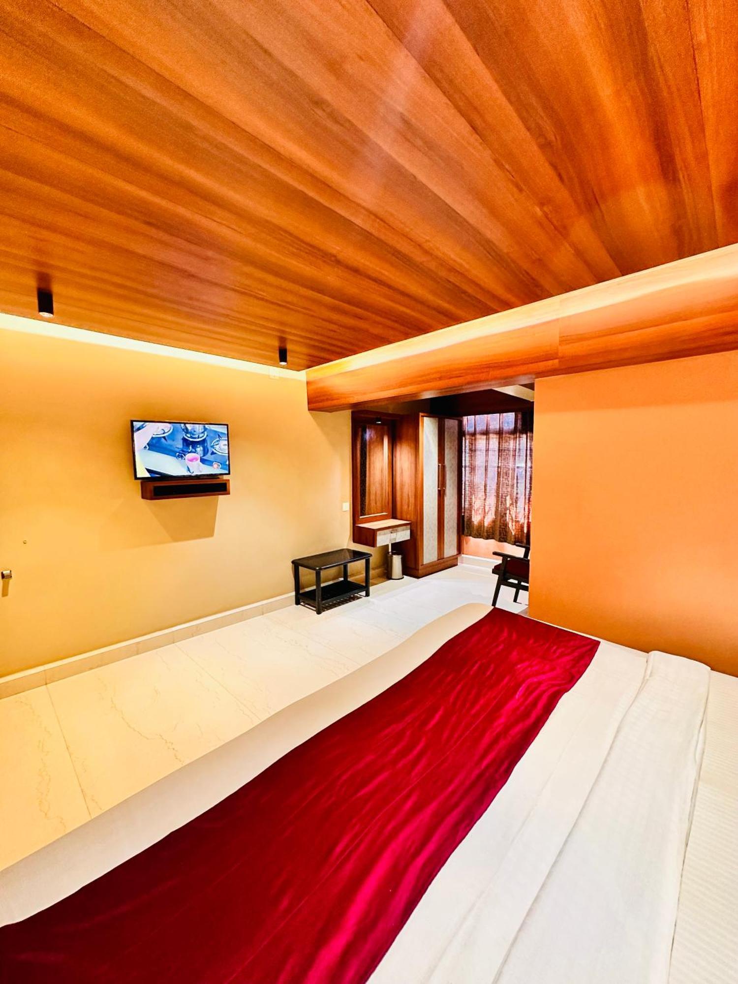 Hotel City Palace Ooty Exterior photo