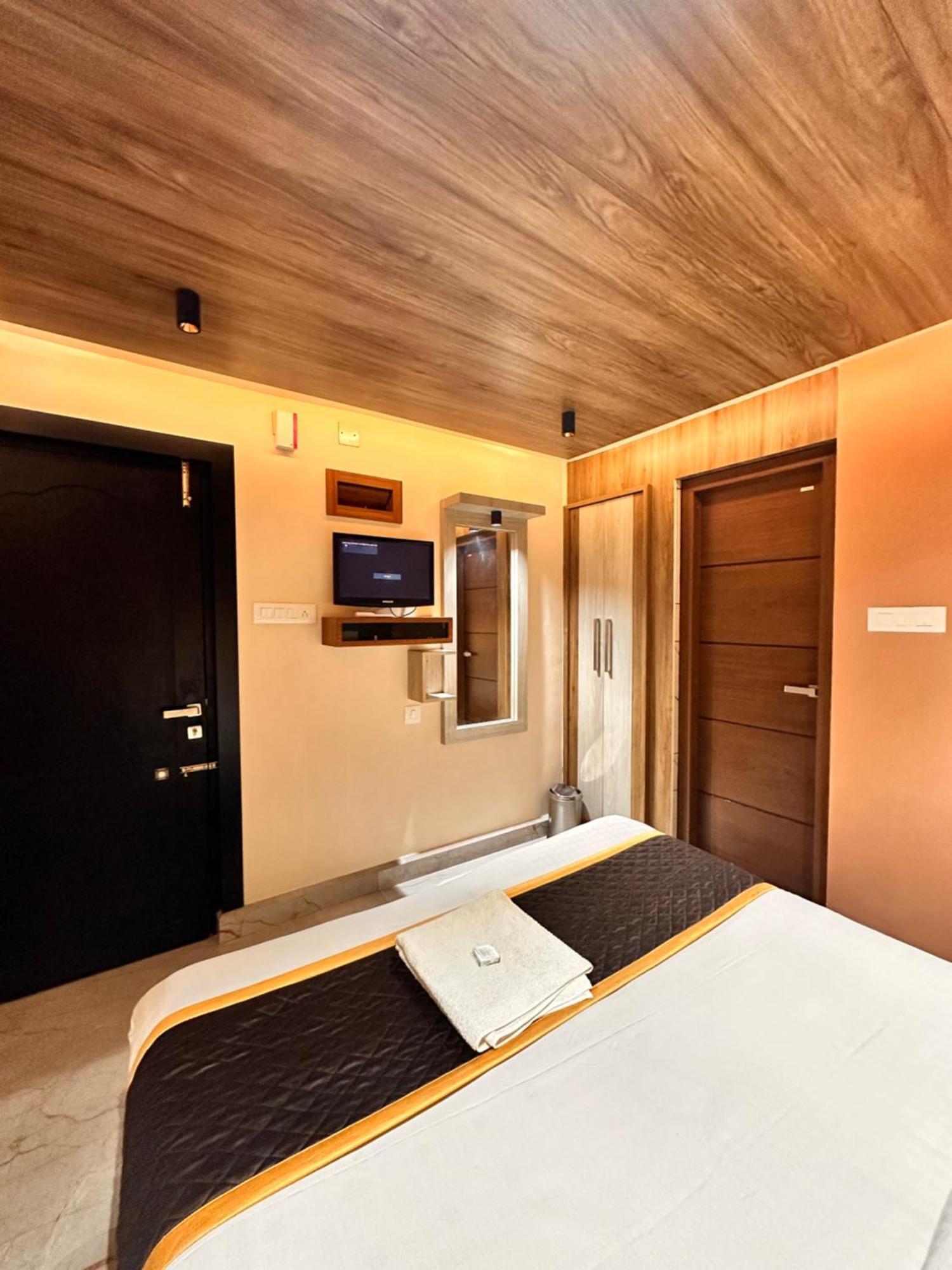 Hotel City Palace Ooty Exterior photo